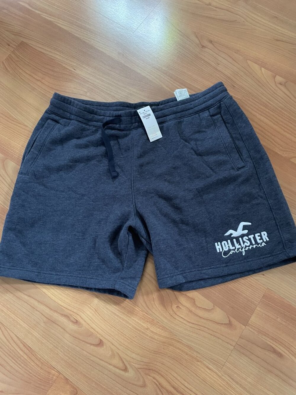 NWT Hollister Embroidered Logo Sweat Shorts. SOFT! Men's or UNISEX!! XXL